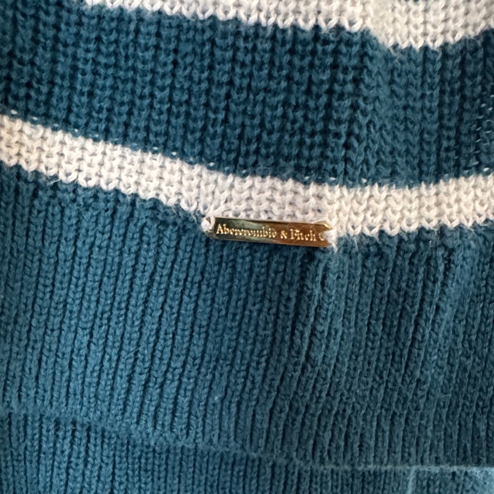 Abercrombie & Fitch Teal and White Striped Knit V-Neck - Picture 3 of 7
